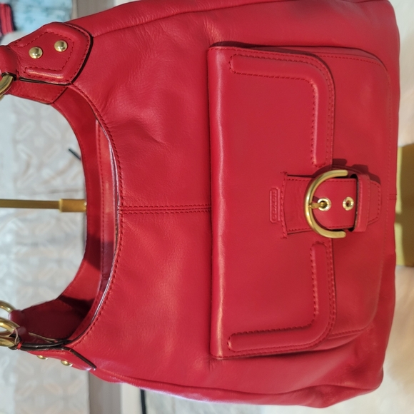 Elegant Red Leather Shoulder Bag - Picture 2 of 16
